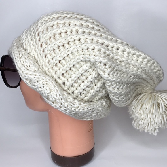 River Island Chunky Beany Pom Pom Hat Fall Winter - Picture 2 of 11